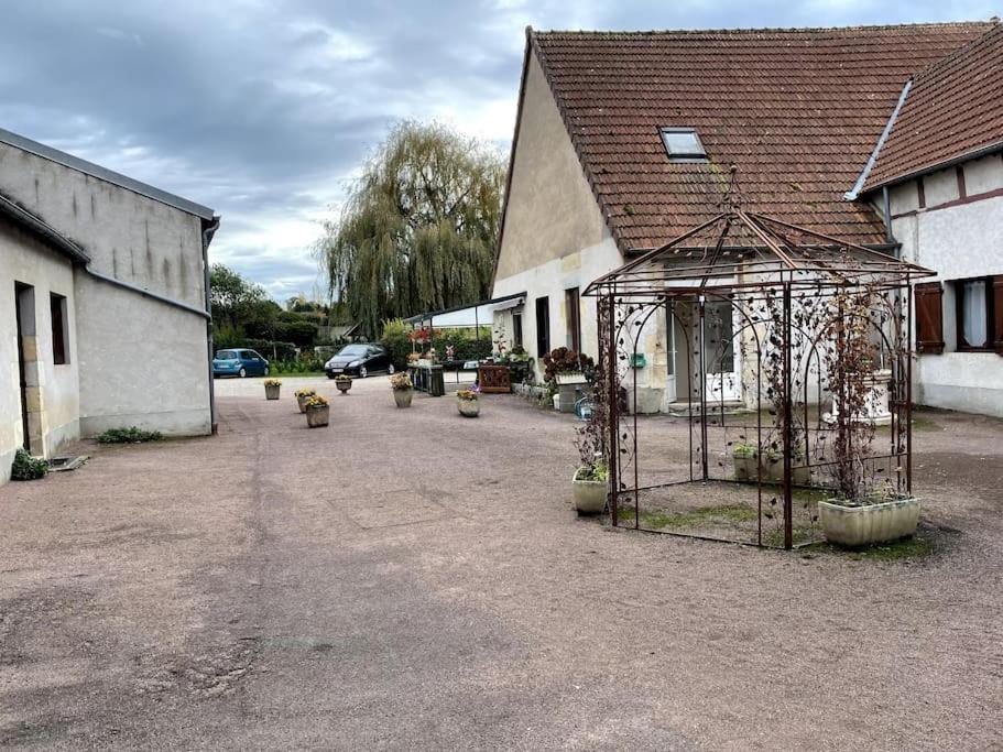 Charmant T2 Au 1Er Dans Residence Avec Parc Arbore Saint-Pierre-le-Moûtier エクステリア 写真
